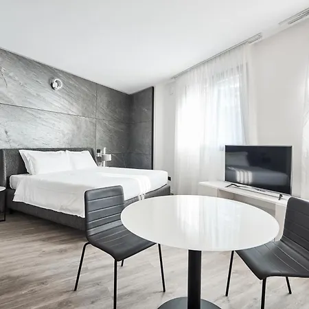Aparthotel La Perla By Sedar